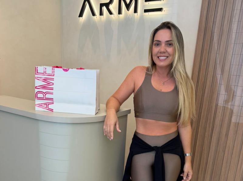 Nayara Armelin inaugurou a loja Army Fitness