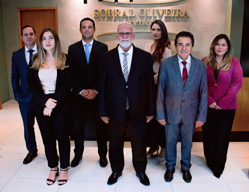 Dr. Irio Sobral de Oliveira e sua equipe