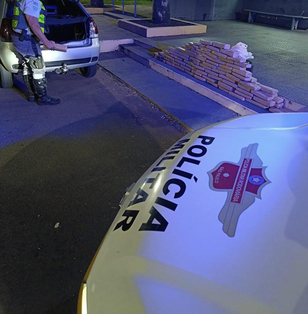 Polícia Rodoviária prende homem que transportava mais de 100 kg de maconha