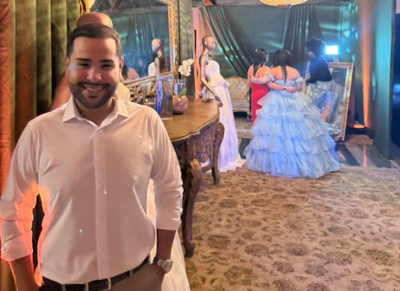 Henrique Bezerra inaugura mais um salão de eventos na cidade