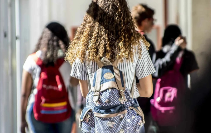 Estudantes voltam às escolas estaduais a partir desta sexta-feira