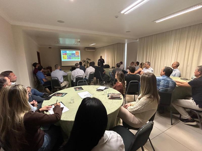 Café da Manhã Empresarial ocorreu na quarta-feira, no Hotel Aruá