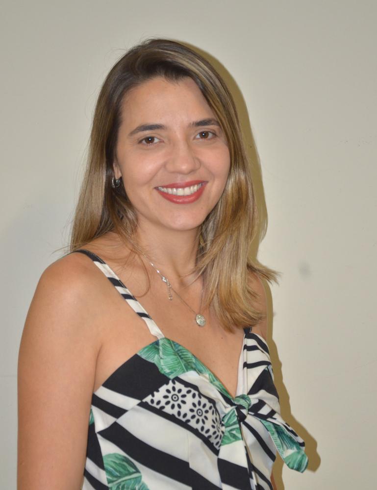 Colunista Daysa Andrade Oliveira 