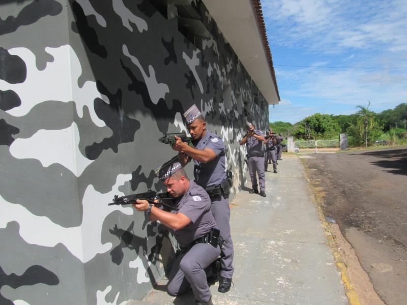 Polícia Militar - Treinamentos do 8º Baep iniciaram nesta semana, com a chegada da equipe de choque