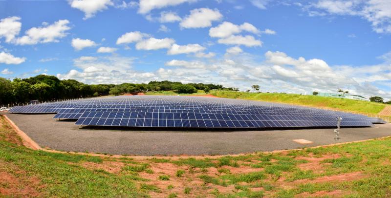 Cedida/AI da Unoeste - No local, são 9,6 mil módulos voltaicos conectados em 40 mil m²