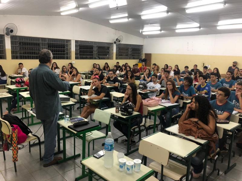 Cedida/Gustavo Castro - Encontros ocorrem de segunda a sexta-feira, no período noturno