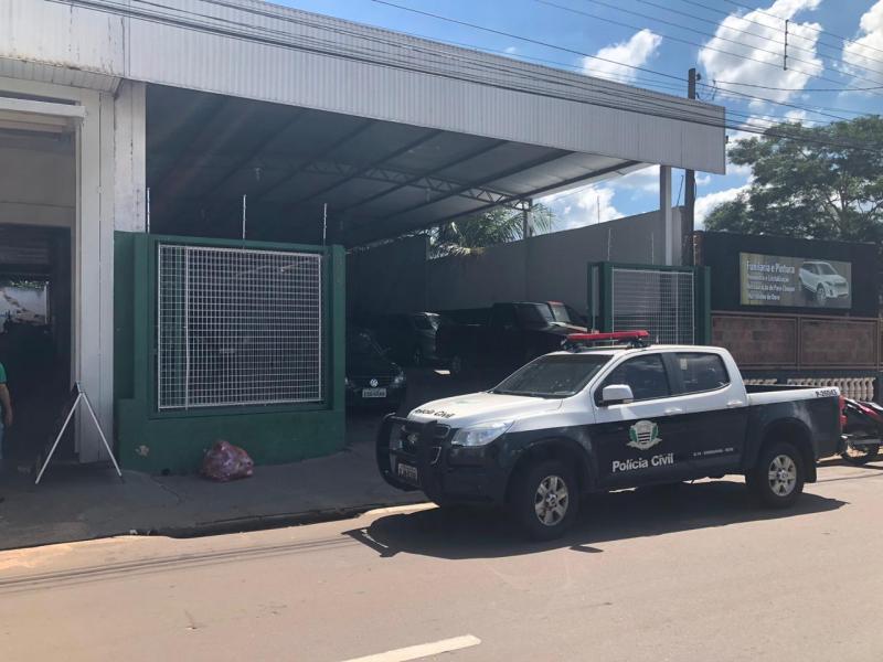 Polícia Civil: Veículos foram apreendidos em estabelecimentos comerciais