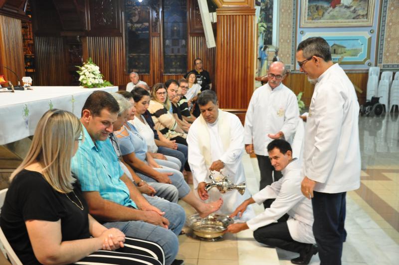 José Reis - Missa marca o momento da liturgia em que Jesus lavou os pés dos 12 apóstolos