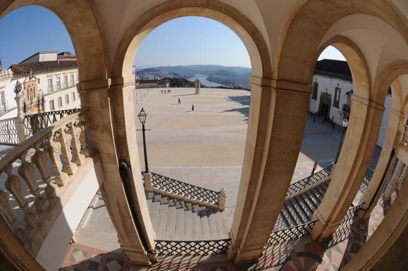  Turismo do Centro de Portugal: Universidade de Coimbra: Uma das mais antigas do mundo