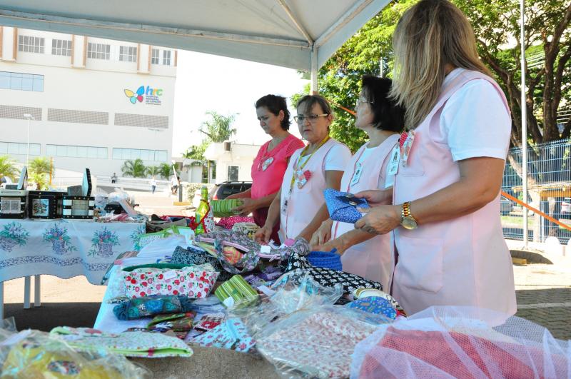 José Reis - Bazar ocorreu no estacionamento do Hospital Regional do Câncer na tarde de ontem