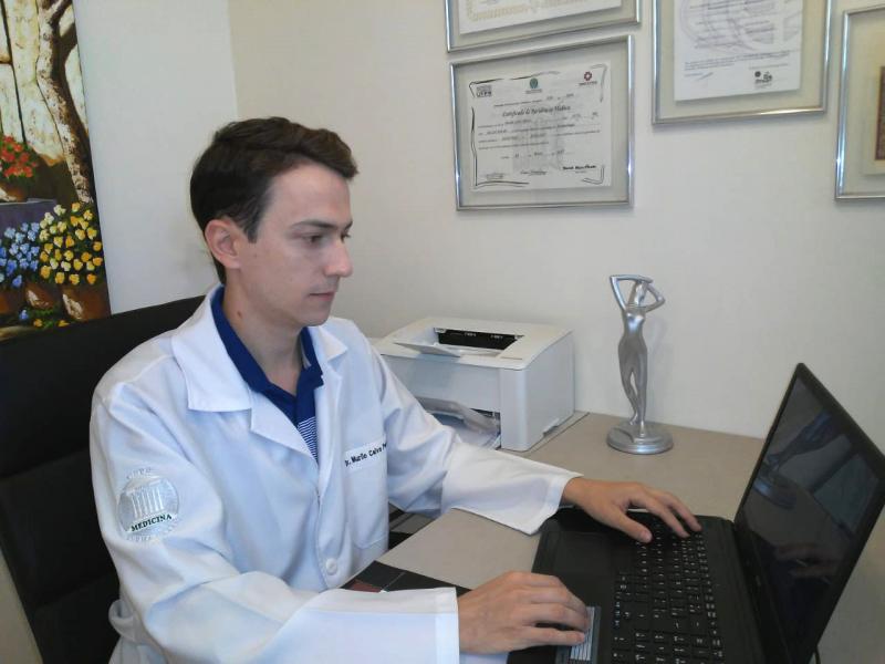 Arquivo Pessoal/Murilo Peretti - Murilo, dermatologista: “Roupas escuras atraem o mosquito Aedes”