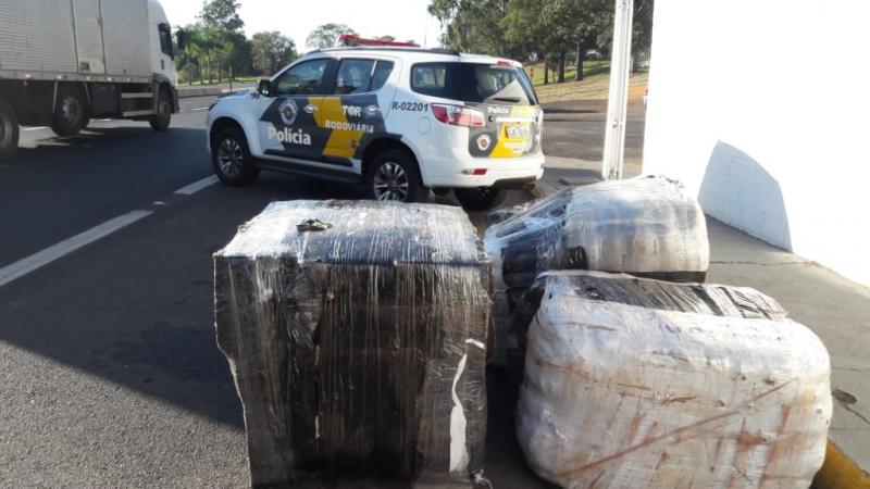 Polícia Militar Rodoviária -  Foram localizados seis fardos de mercadorias oriundas do Paraguai