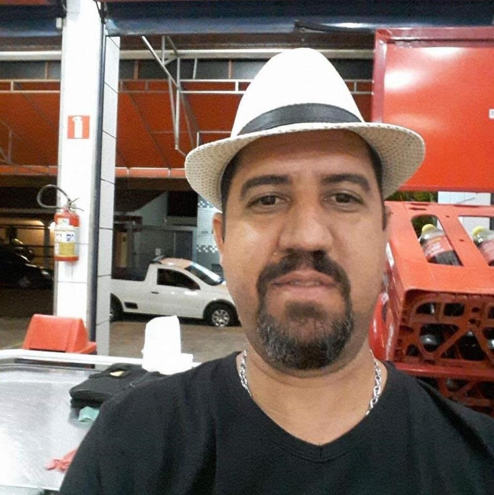 Reprodução/Facebook - Motorista Luciano Galindo foi morto com ao menos 13 facadas