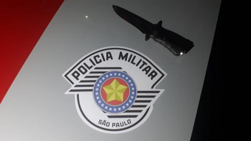 Polícia Militar - Indivíduo desferiu diversos golpes de faca contra a vítima