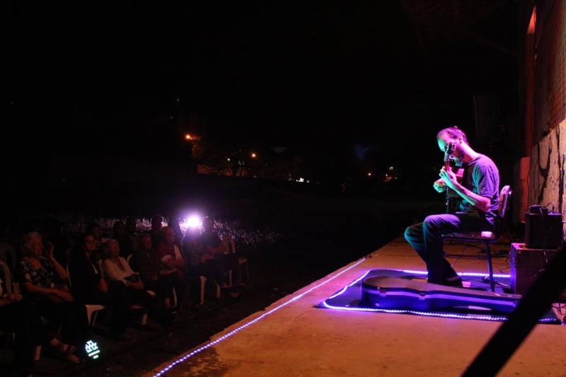 Jhey Rodrigues: Violonista Anderson Chizzolini apresentou seu show Mar Menino na 5ª edição do SNL