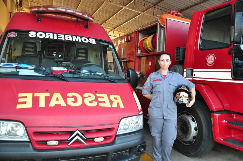 José Reis - Soldado Talita Gomes Anadão, 31 anos, é bombeiro de prontidão no 14º GB (Grupamento de Bombeiros)
