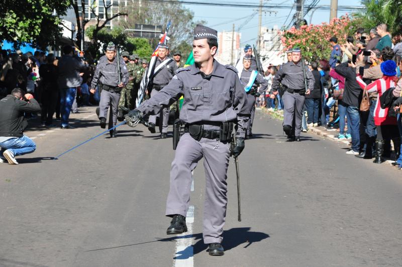 José Reis - Desfile cívico ocorreu na Avenida José Soares Marcondes, em frente a 9 de Julho