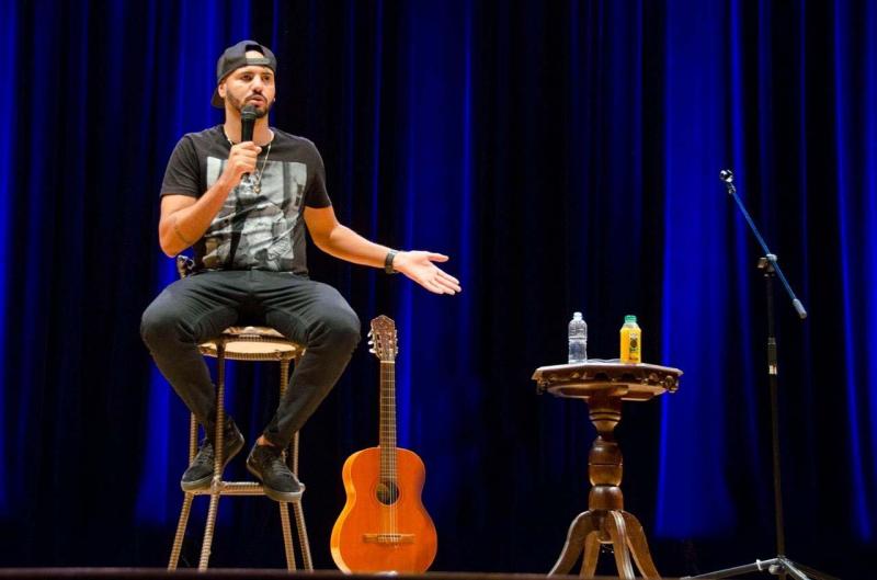 Divulgação / Elaine Del Bianchi: Há um ano e três meses, Celso Felipe se descobriu um humorista!