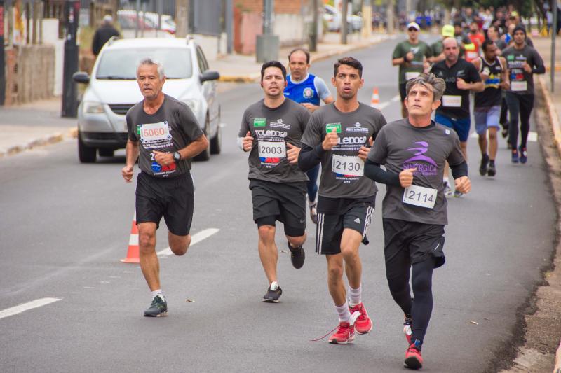 Leandro Campos -  Pela corrida foram duas provas, de 5 km e 10 km, divididas entre categorias