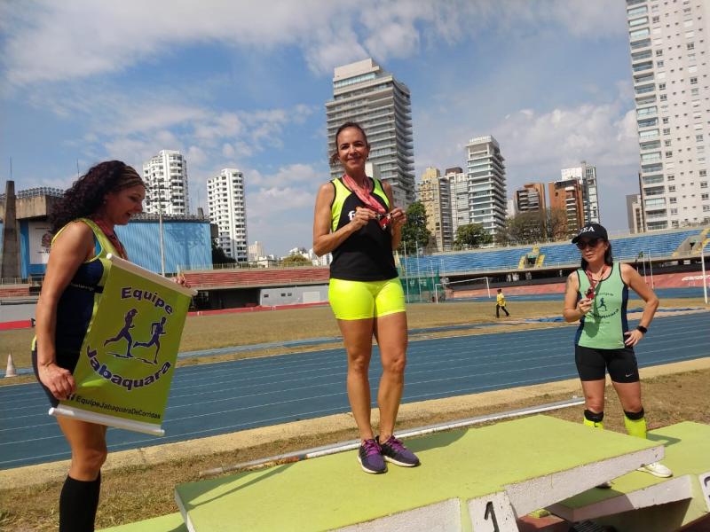 Cedida - Agda é campeã pela primeira vez nos 400m, na categoria master