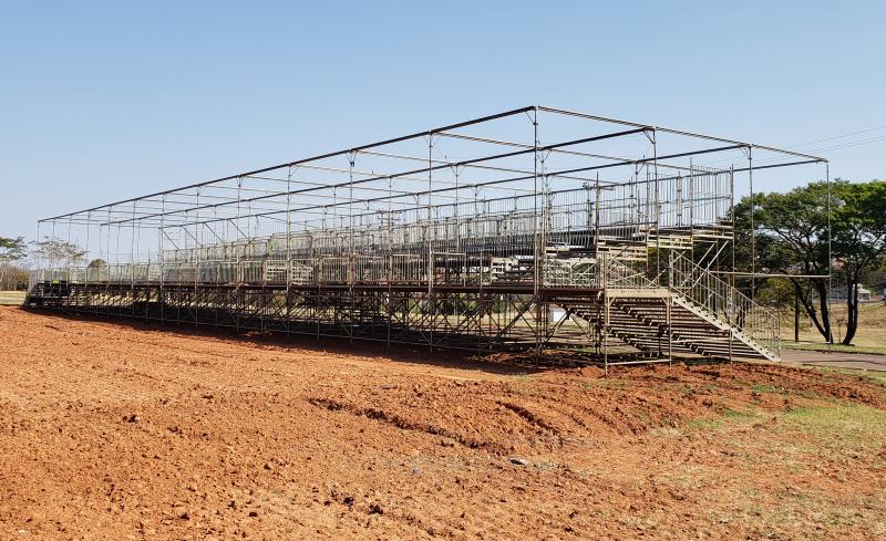 AI da Expo Prudente - Na manhã de ontem, estrutura do camarote no recinto já estava praticamente pronta