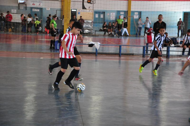 José Reis - Dez partidas marcaram ontem a estreia do campeonato, realizado pela LZB Esportes