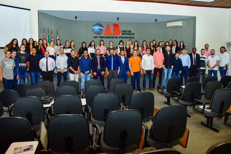 Wesley Cotini, presidente da OAB Prudente e egresso da Unoeste, recebeu alunos de Direito da universidade na Casa da Advocacia 