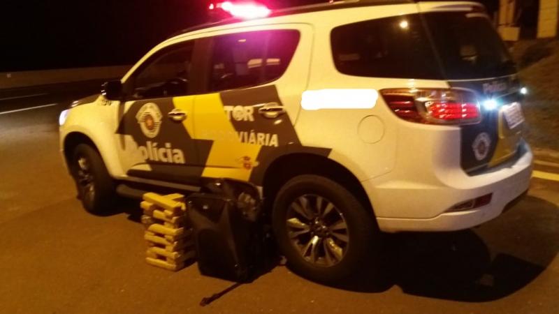 Polícia Militar Rodoviária - Droga estava dentro de veículo abordado na rodovia