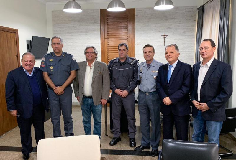 Ismael Silva, Cel. Marcus Vinícius, Dr. Cesar Lima, Cel. Alencar, Cel. Franco Nassaro e deputado Mauro Bragato, durante encontro em SP