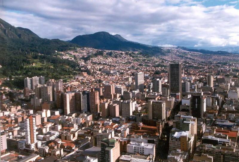 Vista panorâmica da capital colombiana, quarta cidade mais populosa da América do Sul, atrás de São Paulo, Rio e Buenos Aires