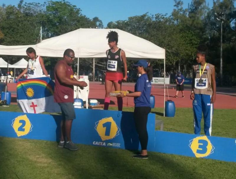 Cedida - Allana Romão Rodrigues subiu no lugar mais alto do pódio ao se tornar a campeã brasileira do salto em altura