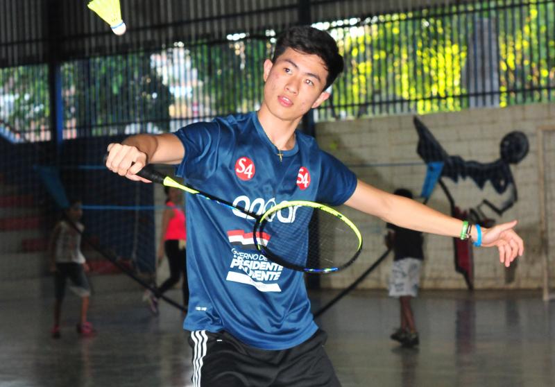 Cedida - Com o time, atleta vai disputar o Sul-Americano de Badminton