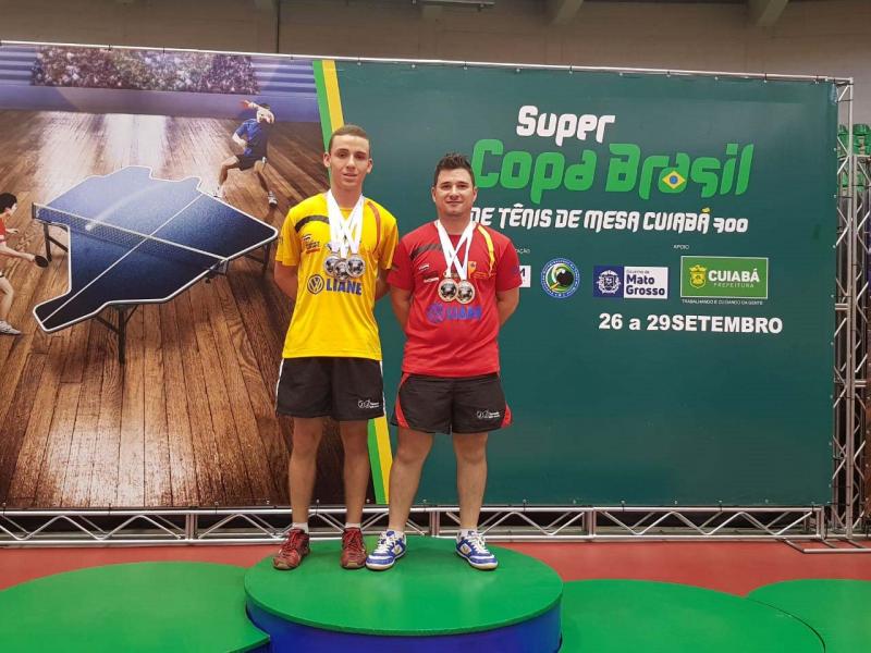 Cedidas/Giba - Guilherme tem mais 3 medalhas para a coleção e Giba 2 de ouro