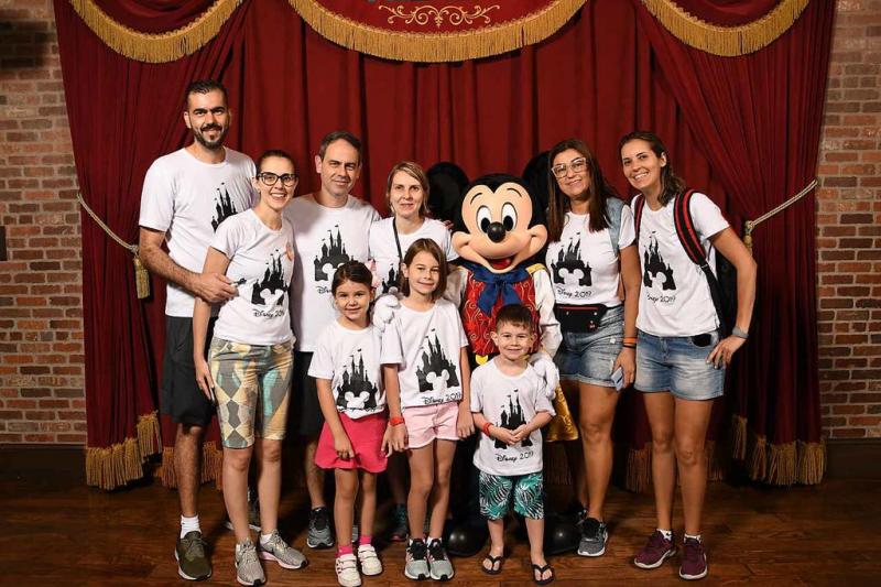 Emerson, Aline, Isadora, Rita Garcia, Evandro, Priscila, Ana Laura, Gabriel Oliveira e  Letícia Blasechi, na Disney, com a CVC Prudenshopping