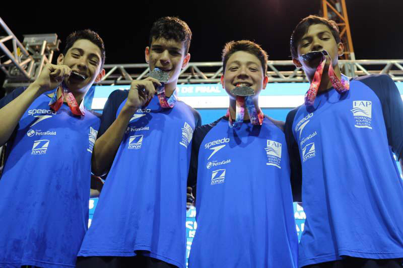 Cedida - Atleta (o 3º na foto.) sagrou-se vice-campeão em Mococa