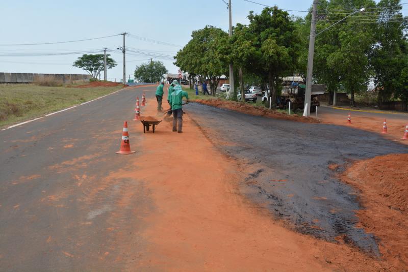 Marcos Sanches/Secom - Prefeitura de Prudente executa construção de uma alça de entrada ao bairro