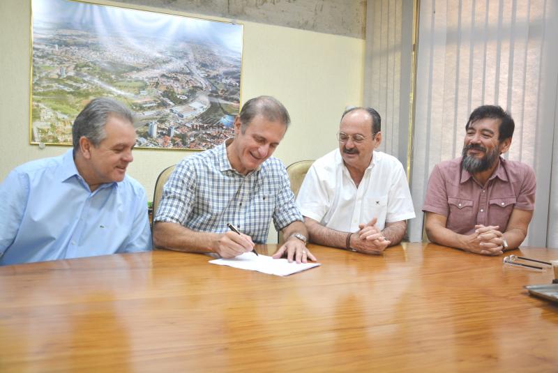 Marcos Sanches/Secom - Representantes do consórcio intermunicipal e da FCT/Unesp se reuniram na diretoria da universidade