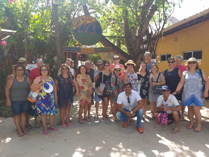 Grupo que esteve curtindo Maceió e praias próximas, em excursão da Balbino Tur.