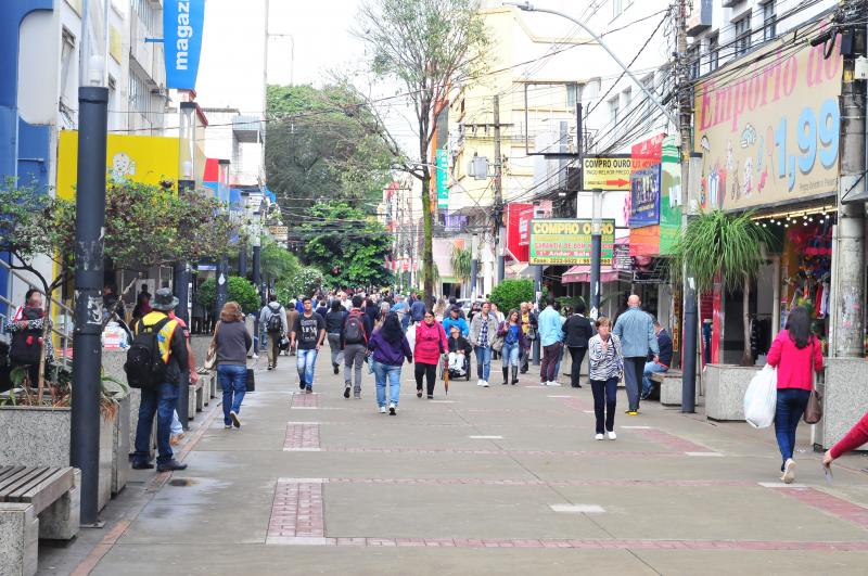 Arquivo - Neste sábado, feriado de Finados, o comércio central prudentino não funcionará