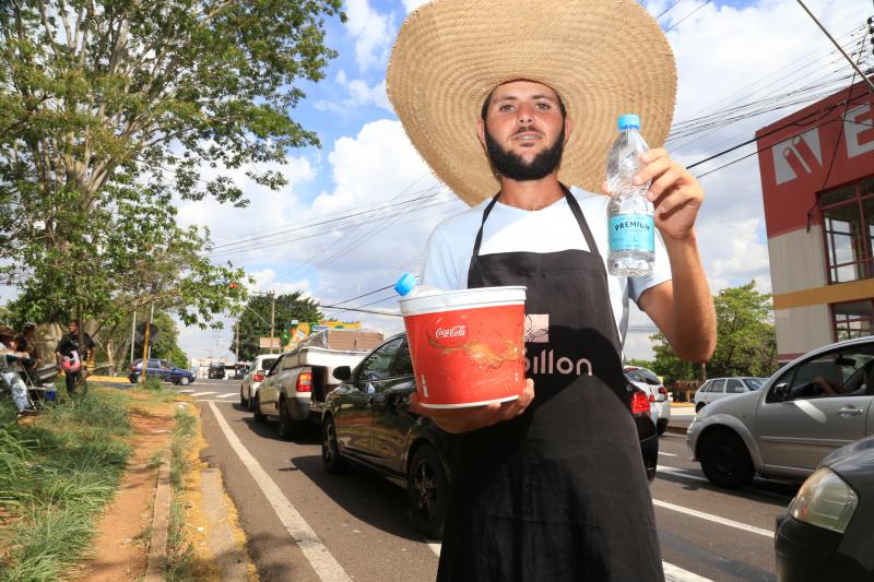 Jean Ramalho - Guilherme comenta que a venda das águas nesse período de calor ajudou a melhorar seu faturamento