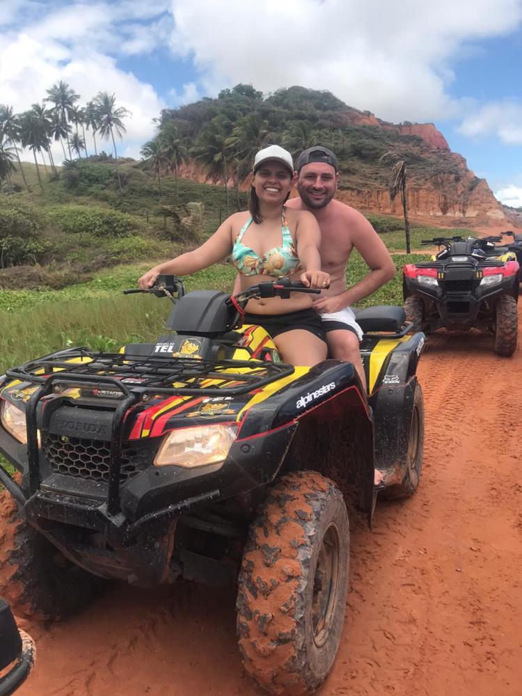 Rafael Pacagnela e Teane Silva, em Maceió, curtindo programação da agência Cacilda Tour