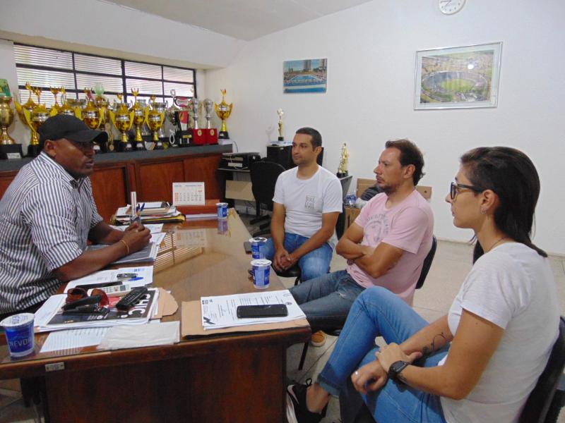  Marcos Chicalé - Quirino se reuniu quinta-feira com representantes de empresa de Rio Preto