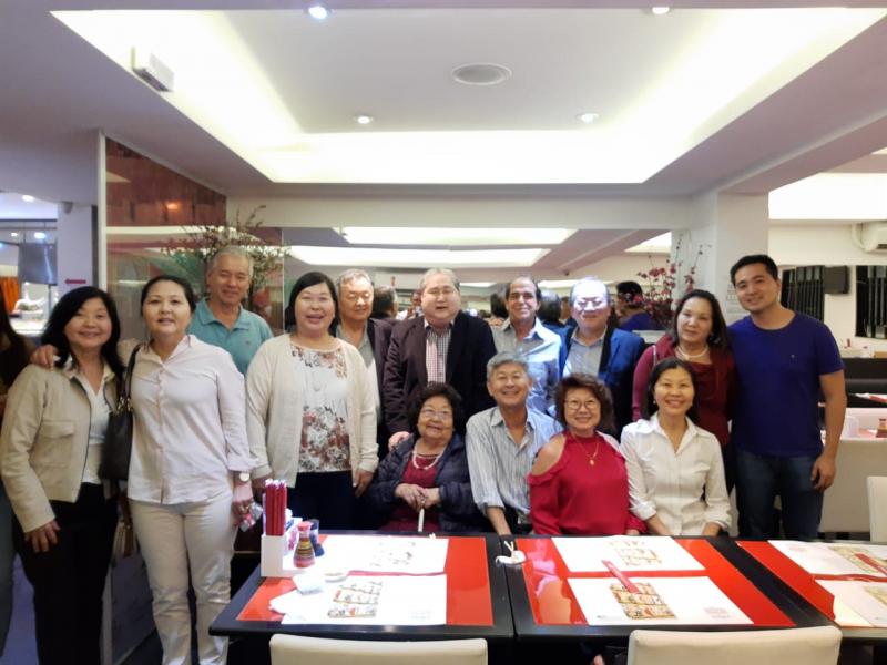 Jorge Matsuda, presidente do grupo Matsuda, comemorando com a família os 71 anos de idade e 71 anos da empresa