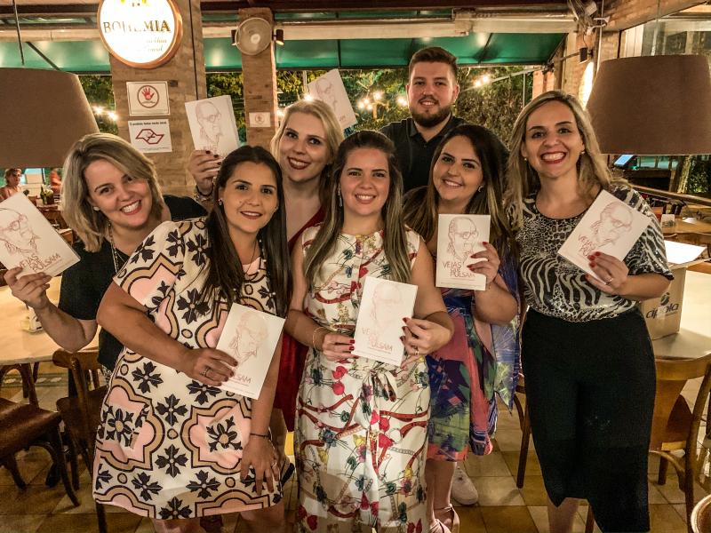  Netos do médico e pecuarista Gabriel Costa Neto, durante lançamento do livro “Veias que Pulsam”, que faria 100 anos em 2019. Gabriela Zoccolaro Costa Bertocco, Marina Costa, Mariana Binote, Beatriz Costa, Gabriel Binote, Maísa Costa e Carolina Costa Mancuzo na Dona Oliva