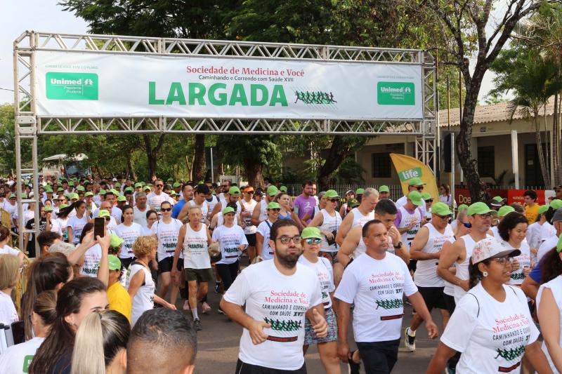 AI Imprensa Casa dos Médicos - Evento contou com a participação de famílias inteiras, pais e filhos, no Parque do Povo