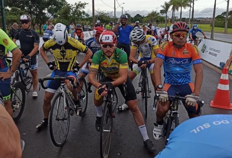 Cedida / Maurício Lobo - Caique (nº 13) vinha treinando forte focando em pelo menos uma medalha e traz duas