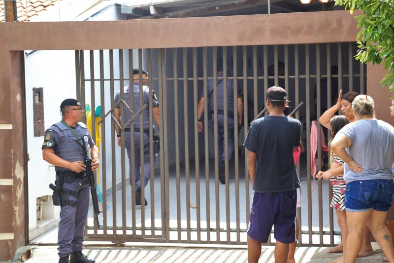 Jean Ramalho - PM foi acionada nas imediações do Jardim Maracanã, sob a informação de que o segundo acusado estaria pelo perímetro