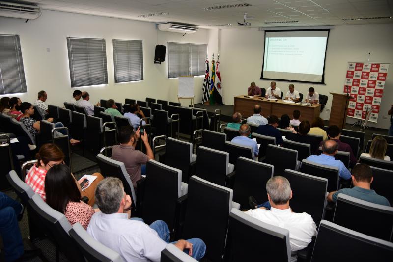 Paulo Miguel - Representantes das 10 prefeituras conveniadas estiveram presentes na reunião 