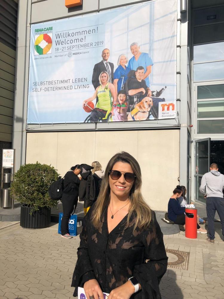 Vanessa Macorini, da clínica Neurofisio Intensiva, esteve na Rehacare, maior feira de reabilitação do mundo
