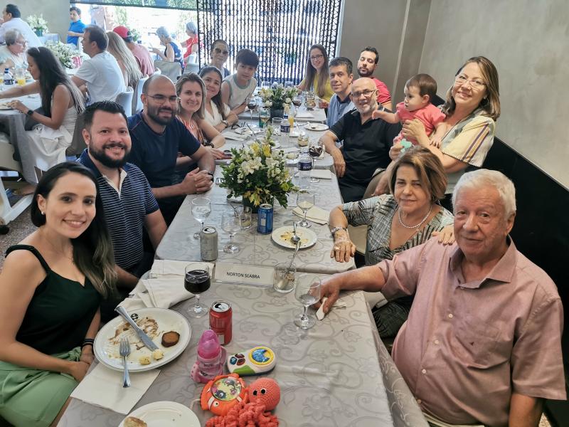 Norton Seabra e Zélia almoçaram com familiares de Campo Grande, dia primeiro do ano, no Aruá